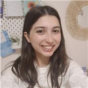 Profesora que imparte clases de refuerzo de cualquier asignatura